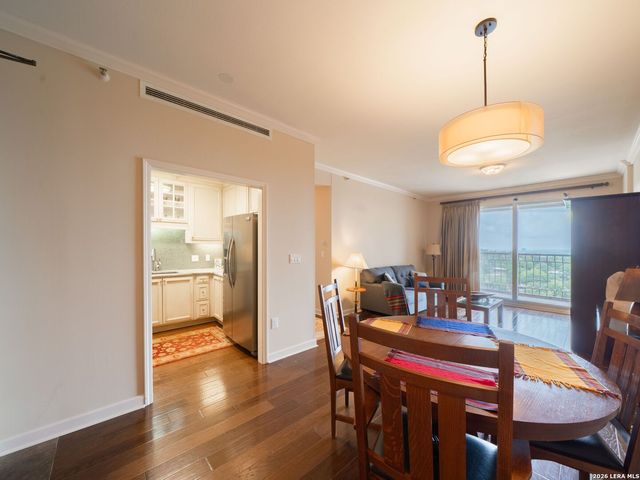 1 Towers Park Ln Apt 702, San Antonio, TX 78209
