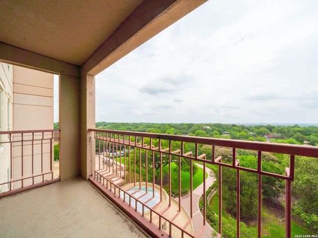 1 Towers Park Ln Apt 702, San Antonio, TX 78209
