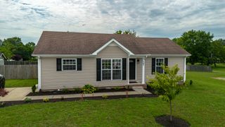 107 Locke Ct, Portland, TN 37148