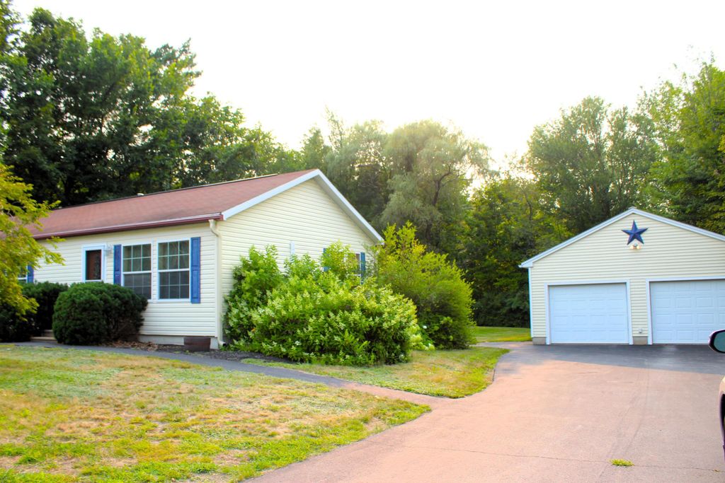 16 Black Hall Road, Epsom, NH 03234