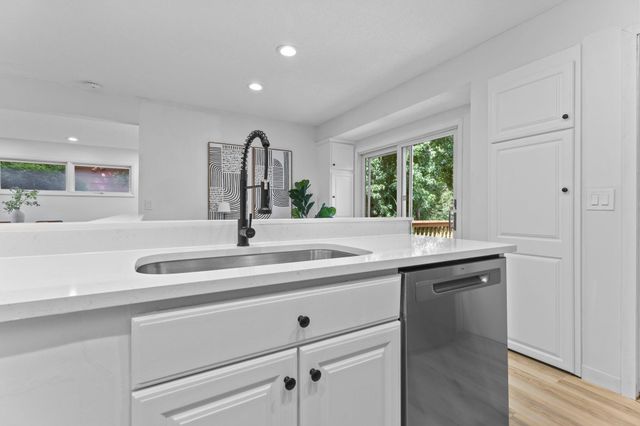 3818 W 103rd Street, Bloomington, MN 55431