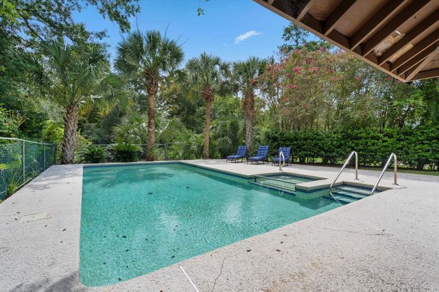 4907 Woodview Ln., Myrtle Beach, SC 29575