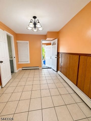 552 E Jersey St, Elizabeth City, NJ 07206