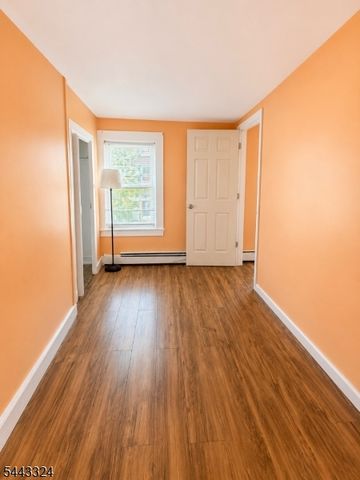 552 E Jersey St, Elizabeth City, NJ 07206