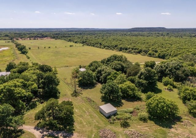 163 Fenn Road, Blum, TX 76627