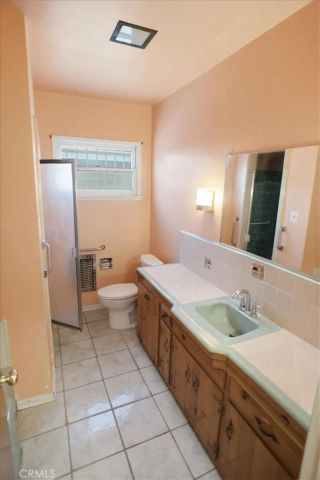 7007 Whitaker, Lake Balboa, CA 91406