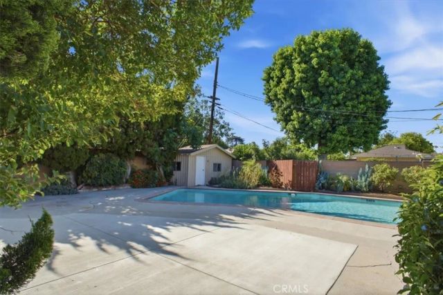7007 Whitaker, Lake Balboa, CA 91406