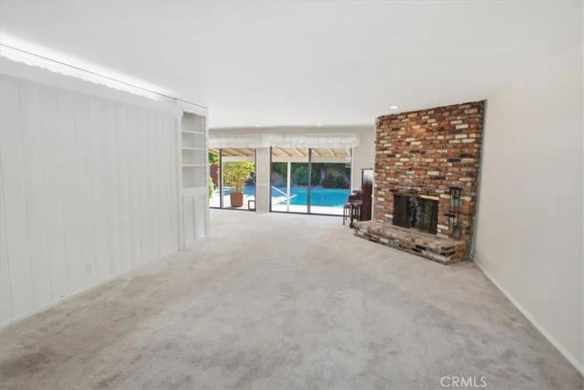 7007 Whitaker, Lake Balboa, CA 91406