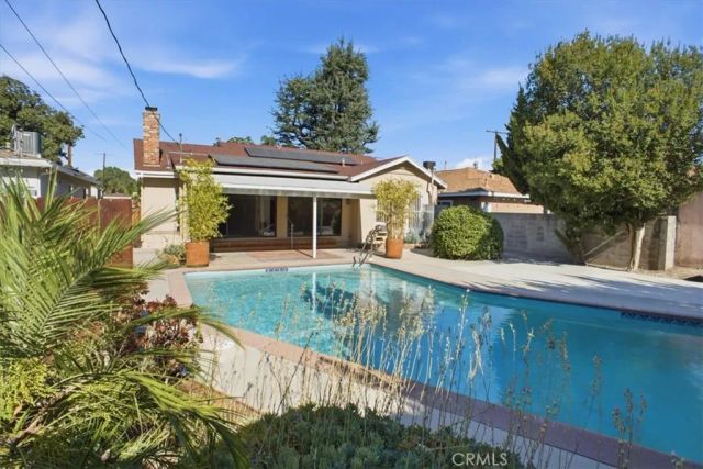 7007 Whitaker, Lake Balboa, CA 91406