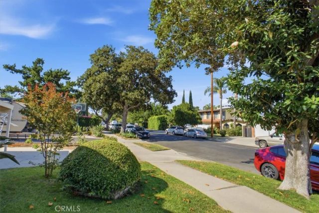 7007 Whitaker, Lake Balboa, CA 91406