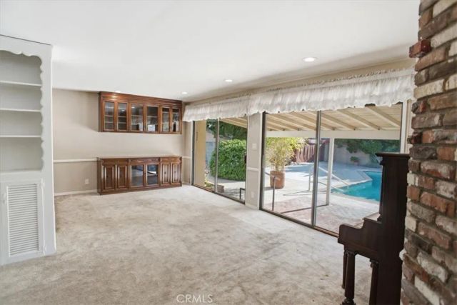 7007 Whitaker, Lake Balboa, CA 91406