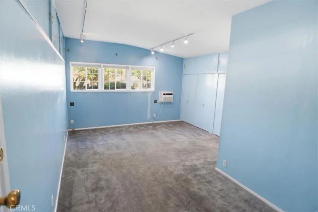 7007 Whitaker, Lake Balboa, CA 91406