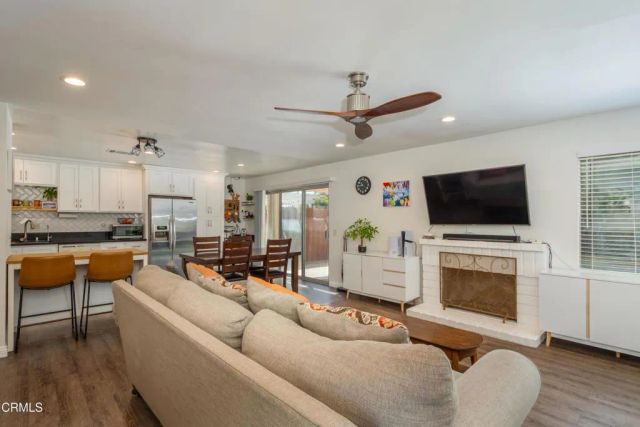 5204 Creekside Road, Camarillo, CA 93012