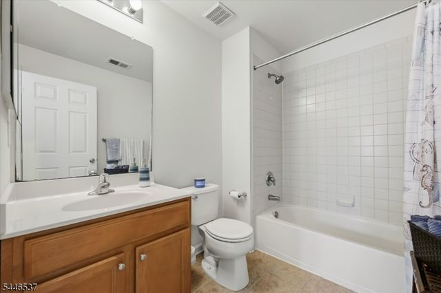 10 Indian Field Dr, Hardyston Twp., NJ 07419