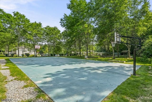 10 Indian Field Dr, Hardyston Twp., NJ 07419