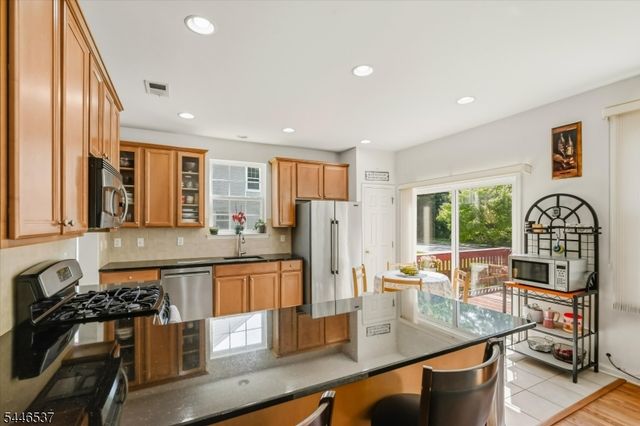 10 Indian Field Dr, Hardyston Twp., NJ 07419