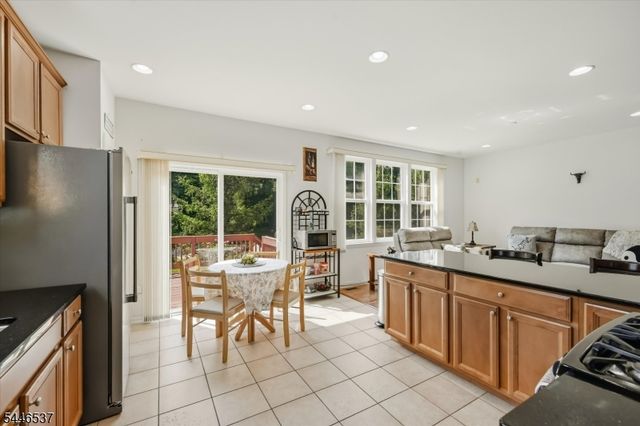 10 Indian Field Dr, Hardyston Twp., NJ 07419