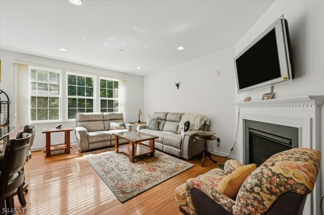 10 Indian Field Dr, Hardyston Twp., NJ 07419