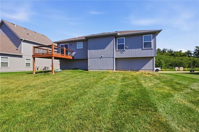 1109 SW Arborway Drive, Lee's Summit, MO 64082