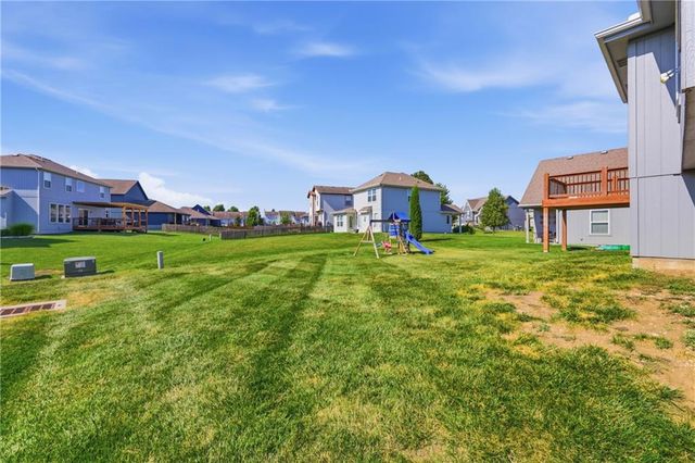 1109 SW Arborway Drive, Lee's Summit, MO 64082