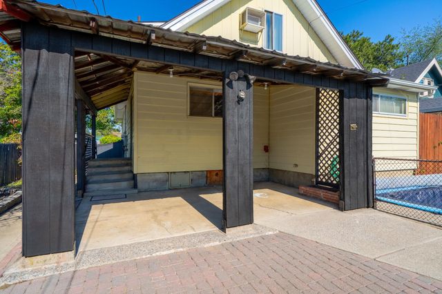 2617 W Cleveland Ave, Spokane, WA 99205