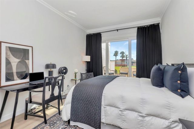 7400 SUN ISLAND DRIVE S 105, South Pasadena, FL 33707