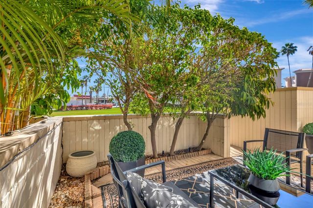 7400 SUN ISLAND DRIVE S 105, South Pasadena, FL 33707