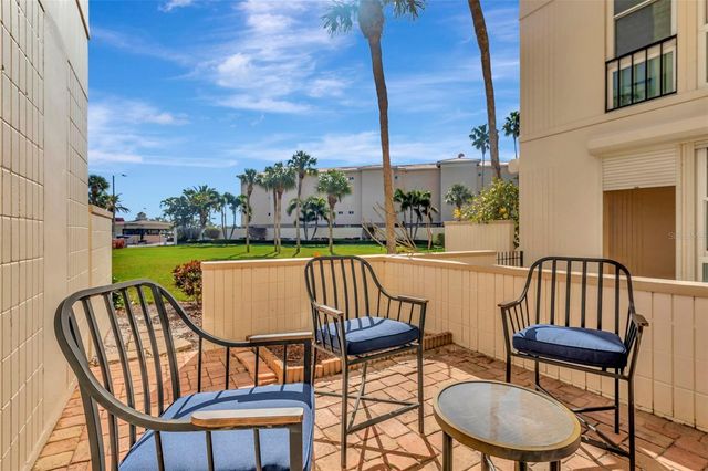 7400 SUN ISLAND DRIVE S 105, South Pasadena, FL 33707