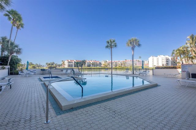 7400 SUN ISLAND DRIVE S 105, South Pasadena, FL 33707