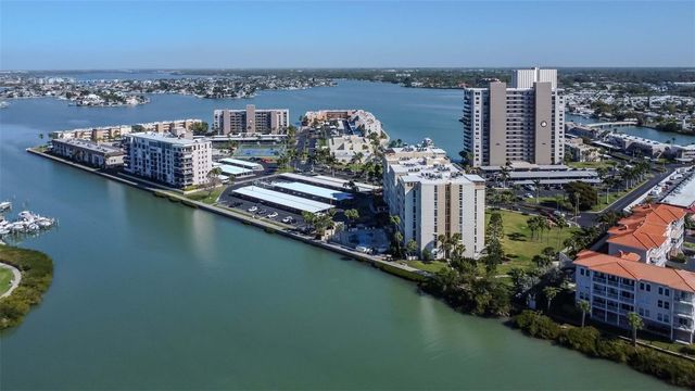 7400 SUN ISLAND DRIVE S 105, South Pasadena, FL 33707