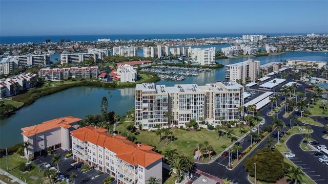 7400 SUN ISLAND DRIVE S 105, South Pasadena, FL 33707