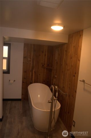 7136 Portal Way, Ferndale, WA 98248