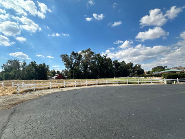 17603 Meagan Court, Springville, CA 93265