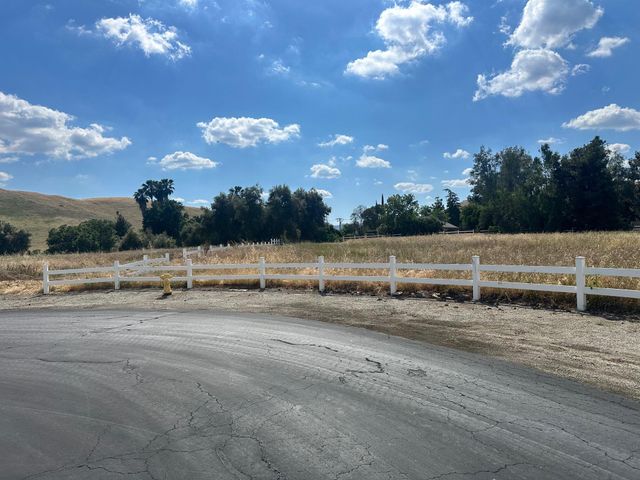 17603 Meagan Court, Springville, CA 93265