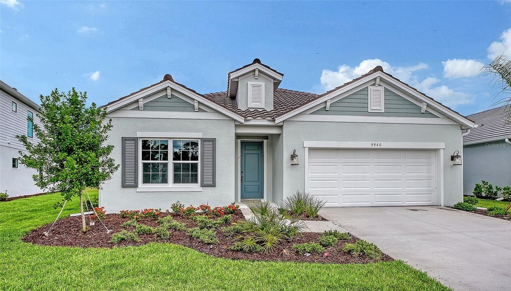 Image 2 of property listing at 9940 CRYSTAL ISLES CIRCLE, Sarasota, FL 34241