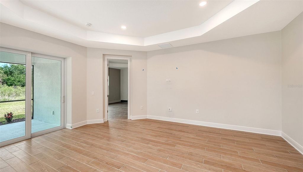 Image 18 of property listing at 9940 CRYSTAL ISLES CIRCLE, Sarasota, FL 34241