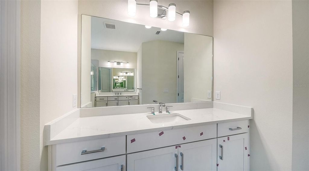 Image 26 of property listing at 9940 CRYSTAL ISLES CIRCLE, Sarasota, FL 34241