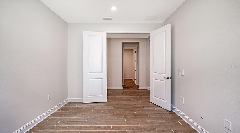 Image 35 of property listing at 9940 CRYSTAL ISLES CIRCLE, Sarasota, FL 34241