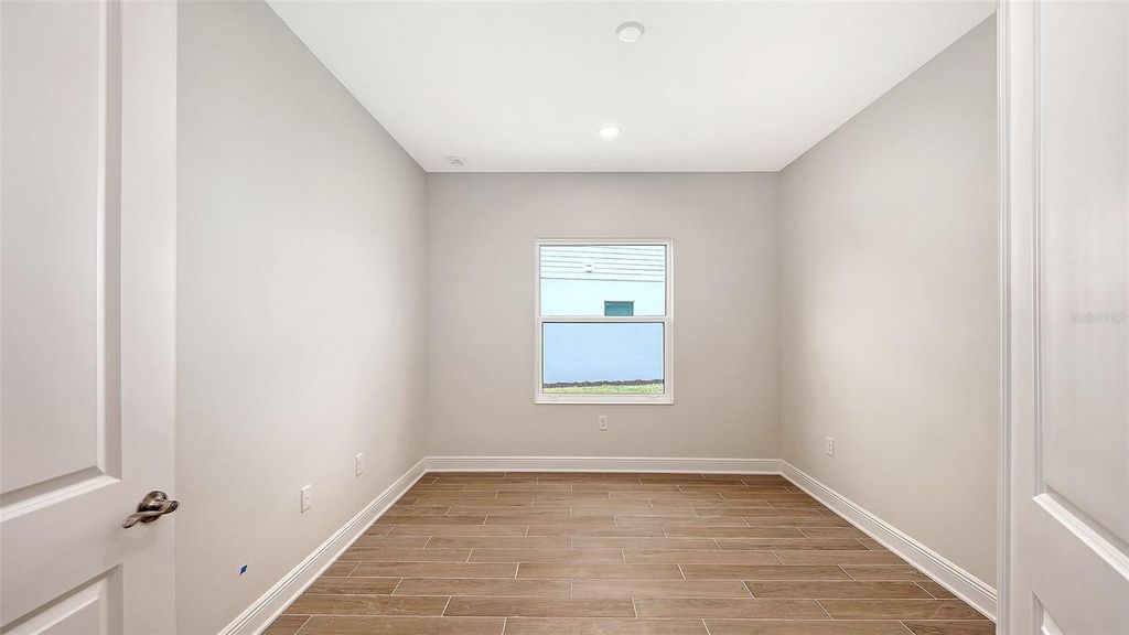 Image 36 of property listing at 9940 CRYSTAL ISLES CIRCLE, Sarasota, FL 34241