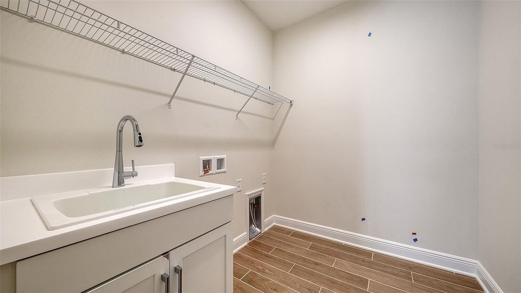 Image 40 of property listing at 9940 CRYSTAL ISLES CIRCLE, Sarasota, FL 34241