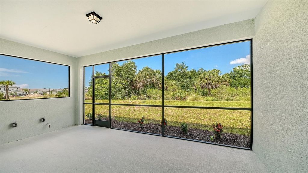 Image 5 of property listing at 9940 CRYSTAL ISLES CIRCLE, Sarasota, FL 34241
