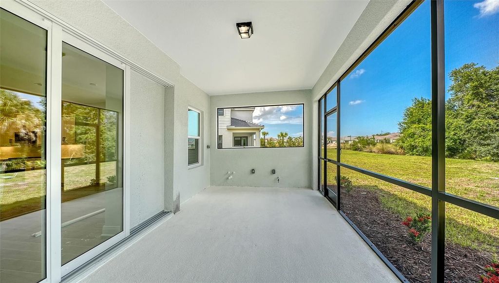 Image 41 of property listing at 9940 CRYSTAL ISLES CIRCLE, Sarasota, FL 34241