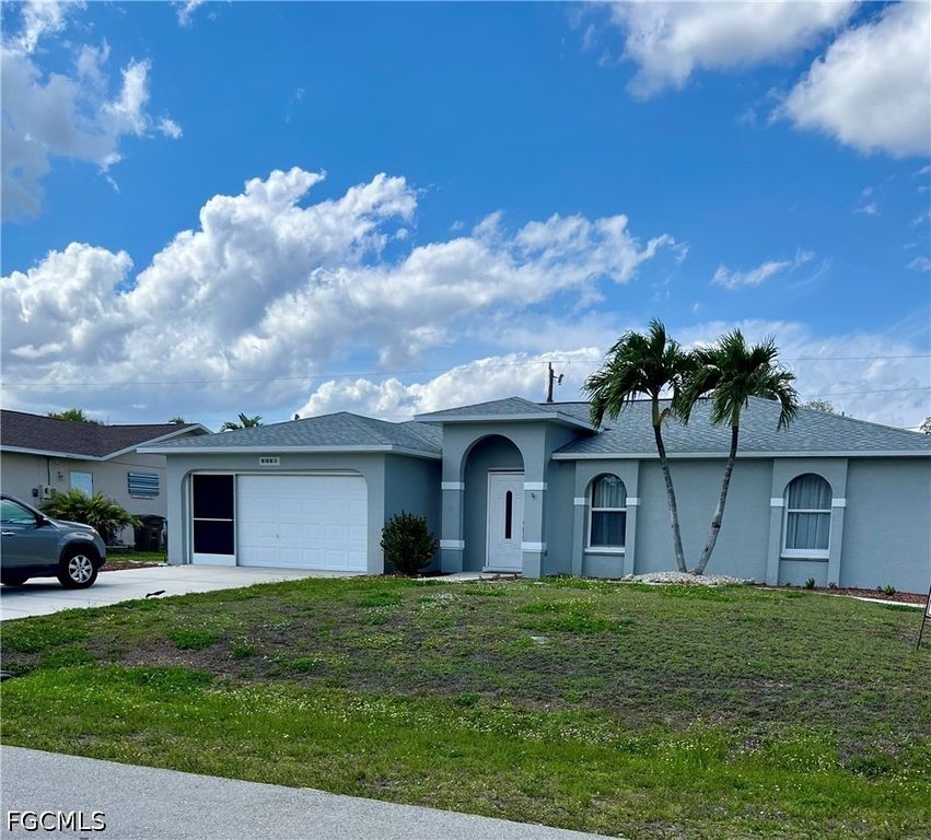 1923 NE 4th TER, Cape Coral, FL 33909