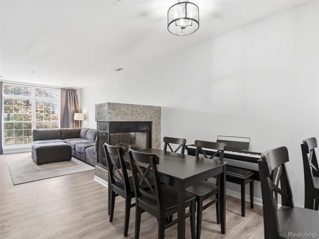 1528 Devon Lane, Troy, MI 48084