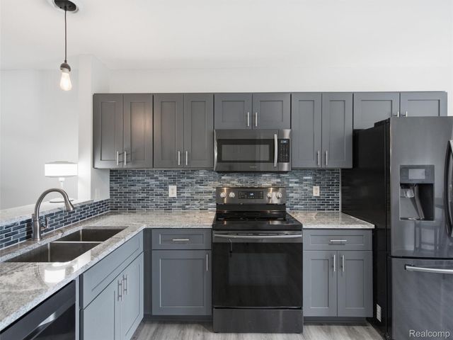 1528 Devon Lane, Troy, MI 48084
