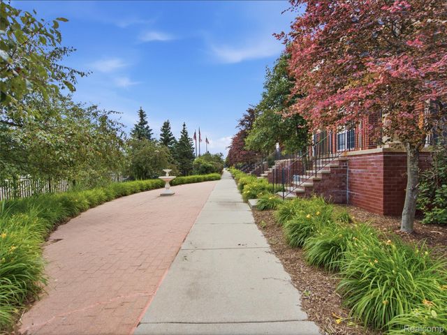 1528 Devon Lane, Troy, MI 48084