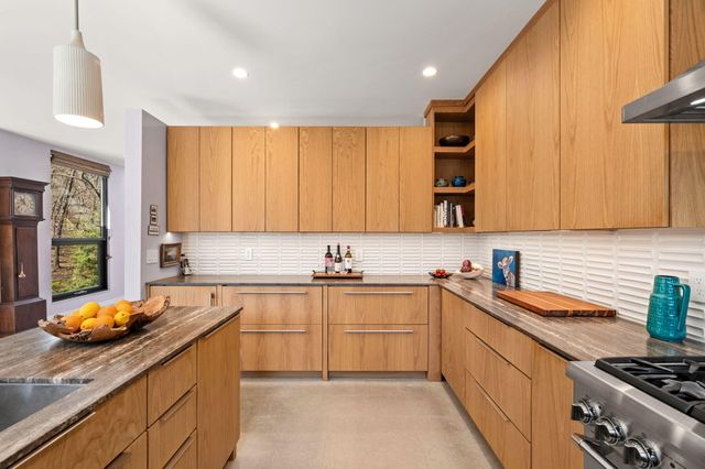 5 Cypress Lane, Dune Acres, IN 46304