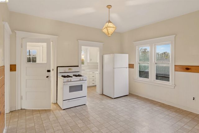 2338 Roosevelt Ave, Berkeley, CA 94703