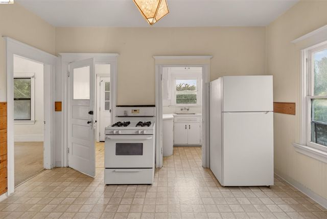 2338 Roosevelt Ave, Berkeley, CA 94703