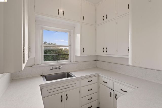2338 Roosevelt Ave, Berkeley, CA 94703